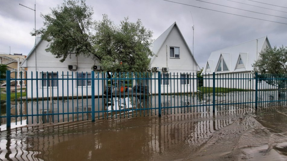 В курортном Коблево после ливня затопило улицы и базы отдыха (ФОТО) В Николаевской области после ливня затопило улицы и базы отдыха