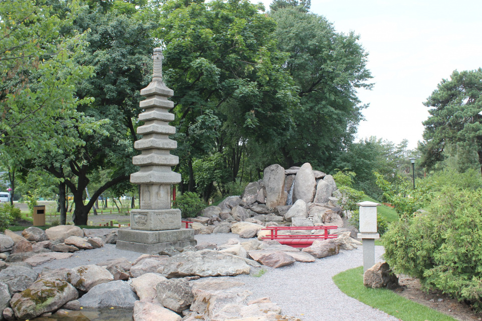 Киевляне хотят сохранить сад камней в парке Киото. Урбанисты их не поддерживают Киевляне хотят сохранить сад камней в парке Киото. Урбанисты их не поддерживают