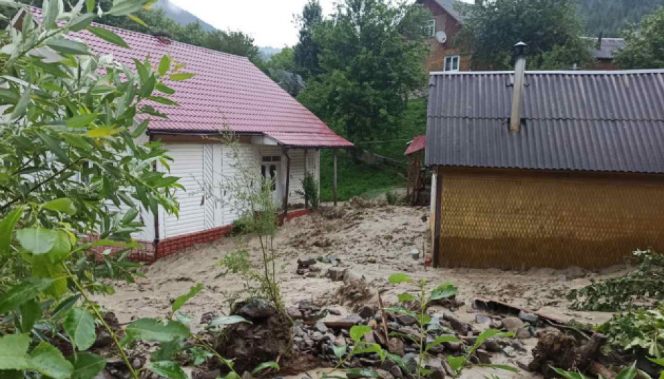 Нацгвардію залучили до ліквідації наслідків підтоплень на Закарпатті Фото: ДСНС