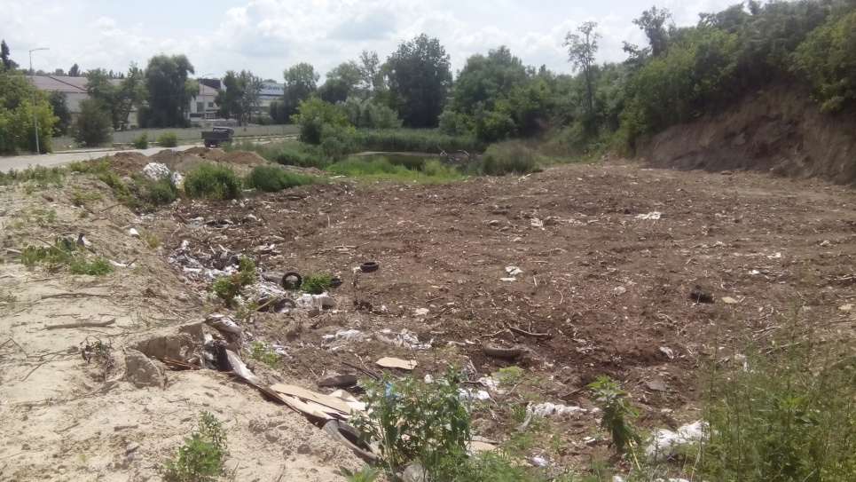 У Києві озеро Лукрець засипається будівельним сміттям і може бути забудовано (ФОТО) Всі фото: КЕКЦ