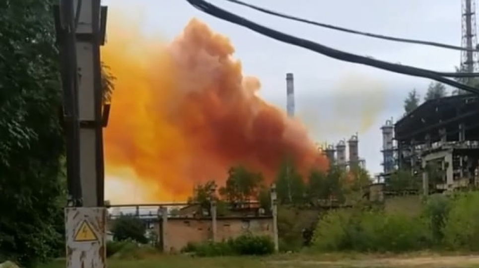 Выбросы газов с «Ровноазота» могут негативно повлиять нервную систему и дыхательные пути — эколог Фото: УП