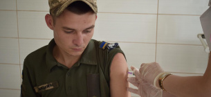 Як військовослужбовцеві відмовитися від «добровільної» вакцинації проти COVID-19