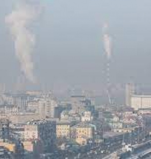Повітря у Києві: рівень шкідливих речовин перевищує норму у 1,2 - 7 разів Фото:
Хмарочос