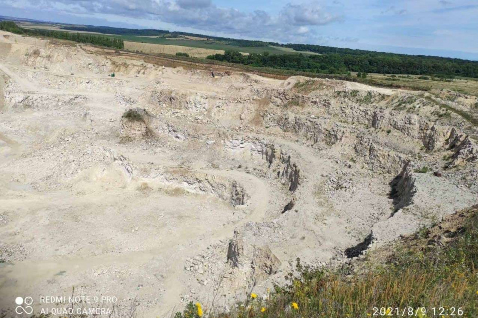 На Тернопільщині кар’єр повністю знищив рештки Сарматського моря  На Тернопільщині кар’єр повністю знищив геологічну пам’ятку природи
