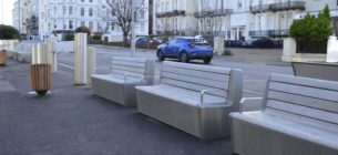 Опасные улицы: дизайнеры создали мебель, которая может остановить 7,5-тонный автомобиль