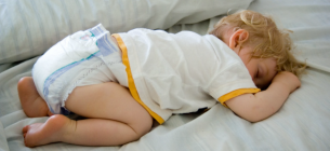 Чтобы спать, как младенец: поза для вечернего расслабления