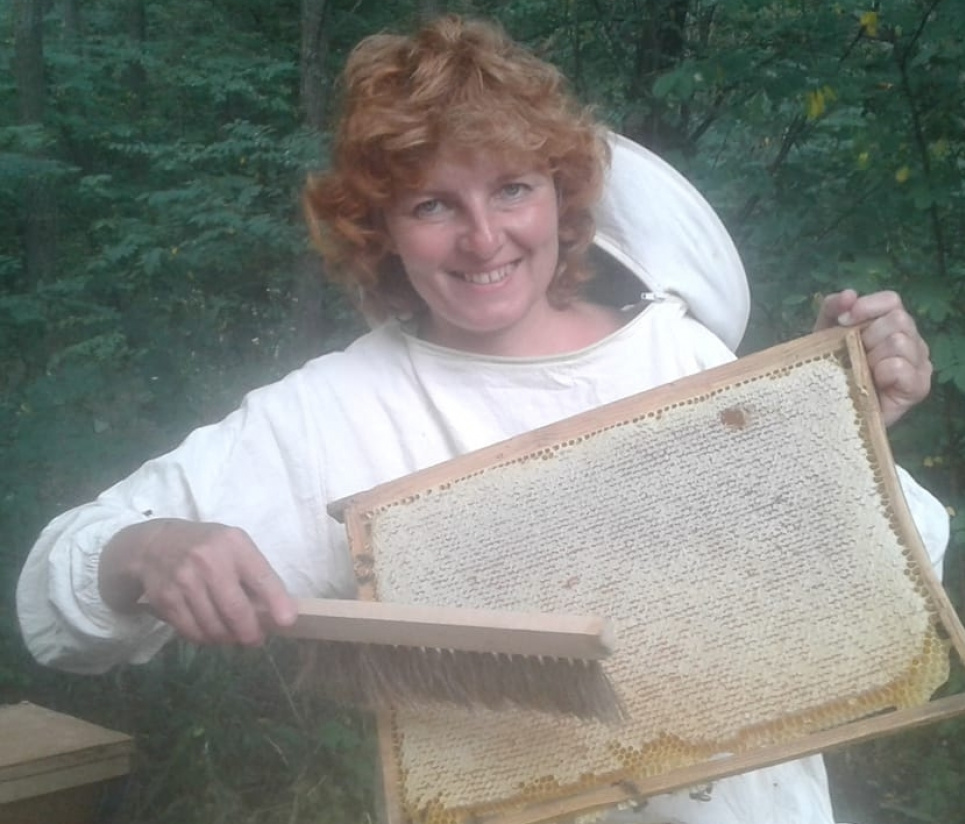 Когда я покупала чужой мед, меня много раз обманывали, как я теперь понимаю — пасечница Фото Ирины Белачеу с Фейсбук