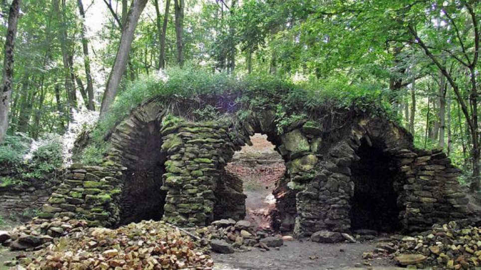 Грот нимф в Сумской области — исчезающая красота (ФОТО) Фото из соцсетей