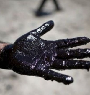 У Сумській області стався розлив нафти через аварію на підприємстві «Охтирканафтогаз» Нафта