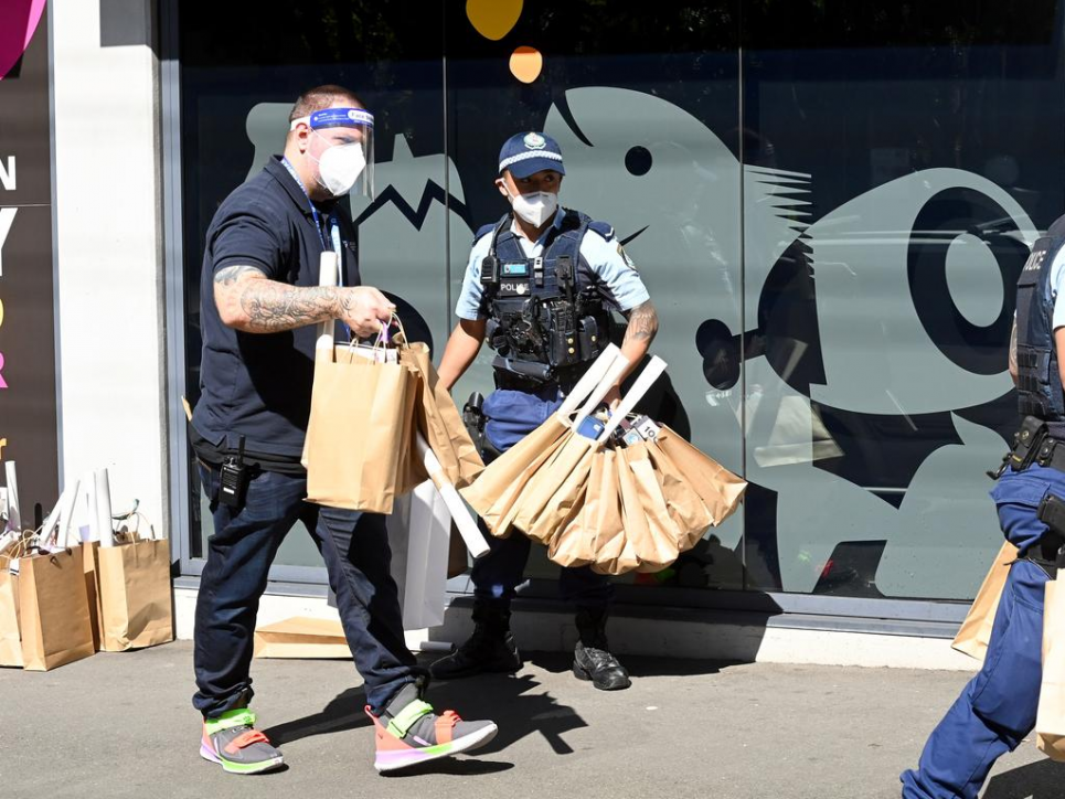  Локдаун по-австралийски: полиция изымает алкоголь