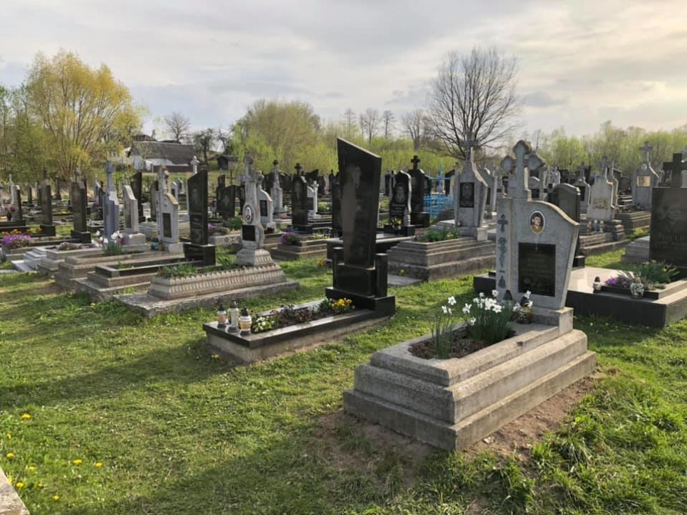 Живий мрець: у Ковелі два роки тому помилково «поховали» жінку Кладовище