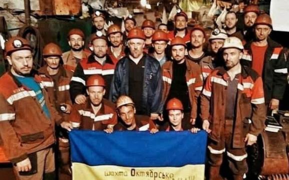 Шахтеры, которые провели подземную акцию протеста, выиграли суд у работодателя Шахтеры