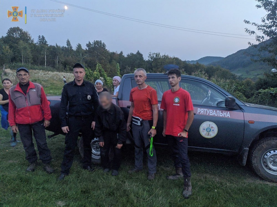 Фото ДСНС: грибники, яких врятували надзвичайники