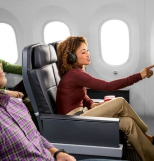 «Украина, мы возвращаемся домой»: Wizz Air приступил к формированию кадрового резерва пилотов