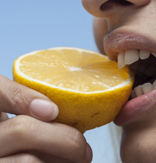 Популярний фрукт Дієтолог розповіла Лимон