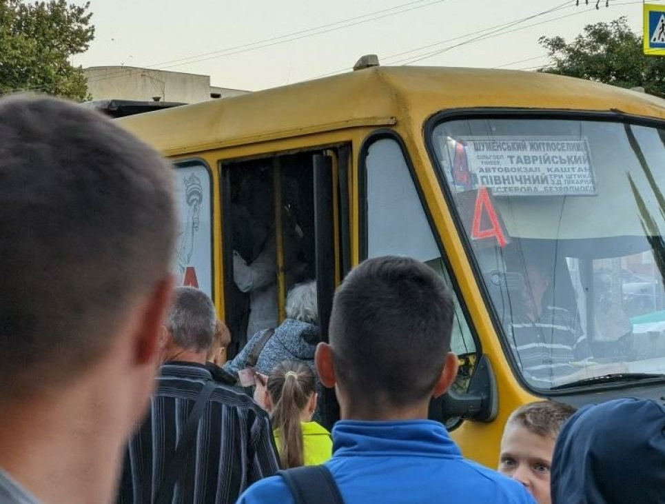 В Херсонской области в общественный транспорт будут пускать только вакцинированных от COVID-19 Маршрутка