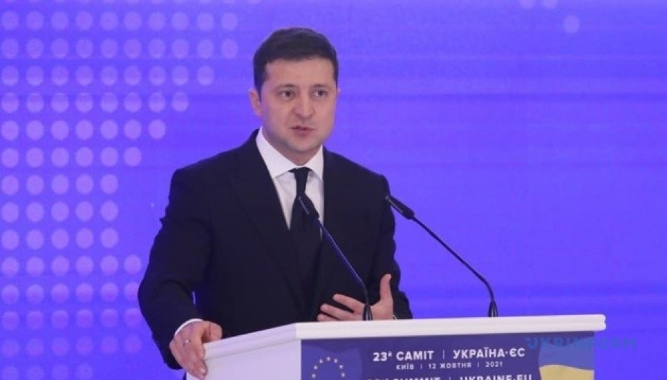 Зеленский заявил, что на энергомодернизацию Украине нужно 300 млрд гривен Владимир Зеленский