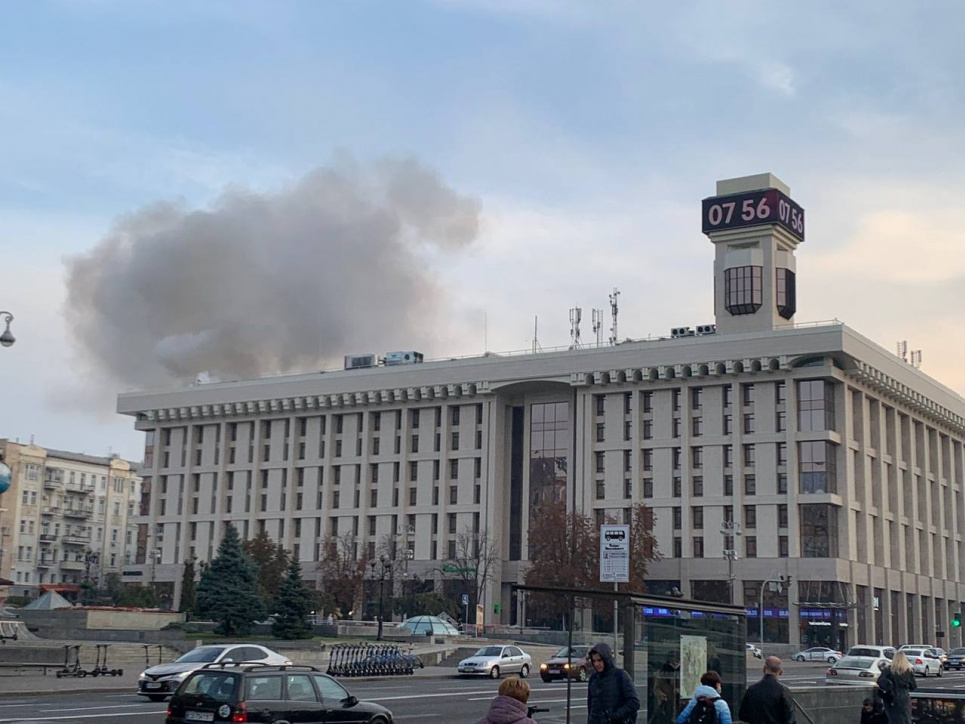 В столице горит дом, движение по центральным улицам перекрыто (ВИДЕО, ФОТО) Пожар