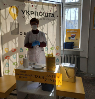 Тільки за мільярд євро готовий вакцинуватися співробітник «Укрпошти» Фото з життєпису Ігоря Смілянського