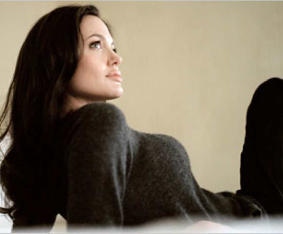 Почему не стоит подражать Анжелине Джоли: три неэффективных средства профилактики рака груди Анжелина Джоли