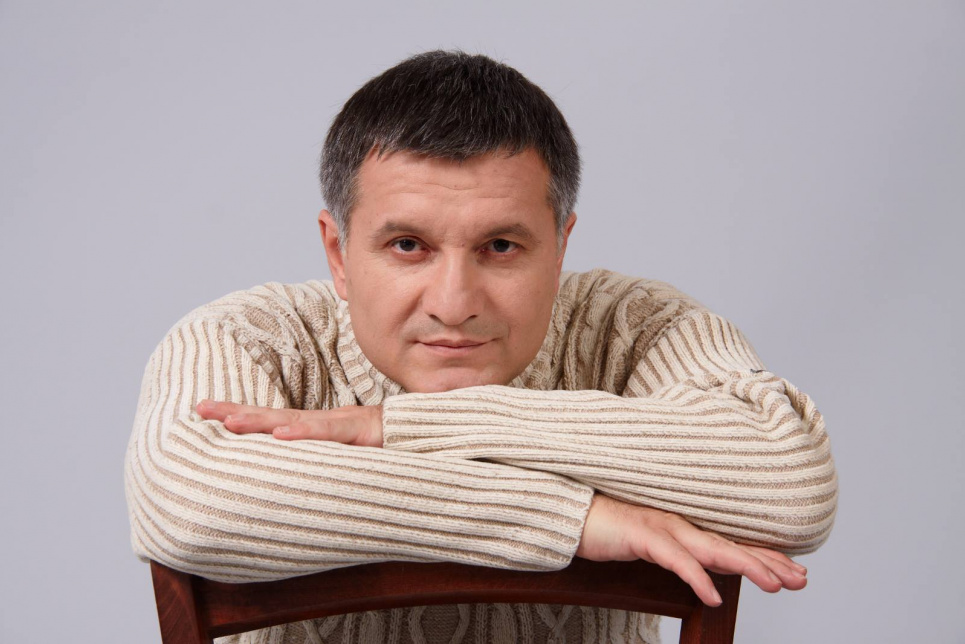 Вірус пробився крізь дві дози вакцини: Аваков захворів на ковід Арсен Аваков