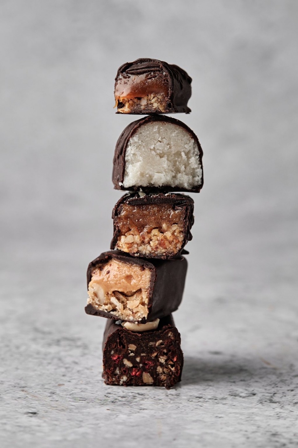 Доступні алергікам: мешканка Ужгорода випускає крафтові шоколадні цукерки із сухофруктами (ФОТО) Фото: Карпатський об'єктив