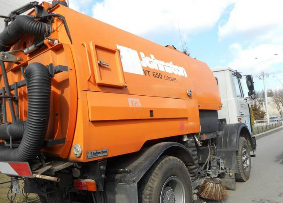 Прокуратура проводить обшуки у "Київавтодорі" через крадіжку коштів, виділених на прибиральні машини Фото:
Київавтодор