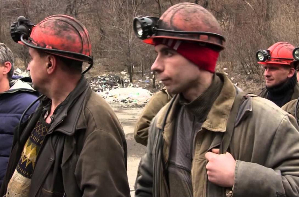 Шахтеры «Горной» уже четвертый день протестуют под землей, горняки «Новодружеской» отказываются спускаться в шахту Шахтеры