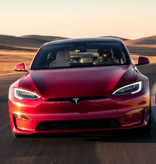 Рекорд: Tesla Model S проехала 1210 км без подзарядки