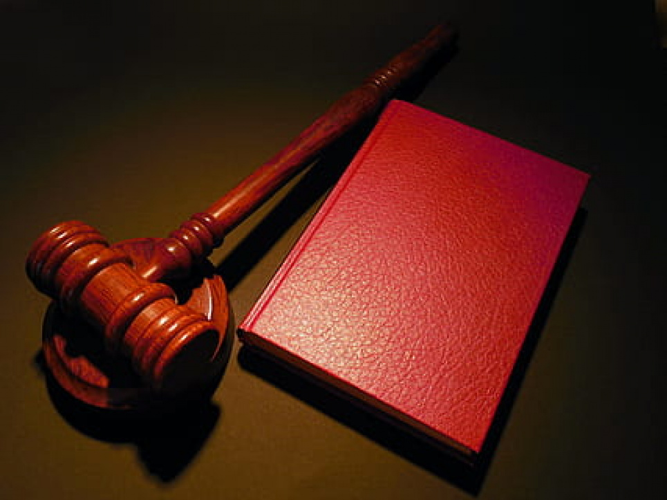 Суд призупинив дію наказу МОЗ про розширення списку професій, для яких щеплення проти коронавірусу є обов'язковим
