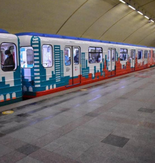 У київському метро до кінця січня курсуватимуть вагони "здорових" та "нездорових" звичок(ФОТО)