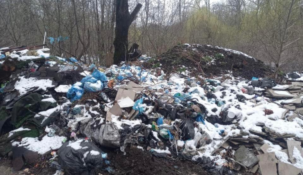 Херсон тоне в смітті : через окупацію вже котрий тиждень з міста не вивозять відходи
