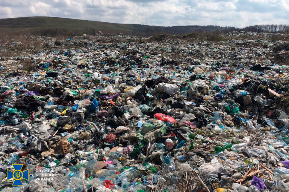  Стихійне несанкціоноване сміттєзвалище у Луцькому районі 