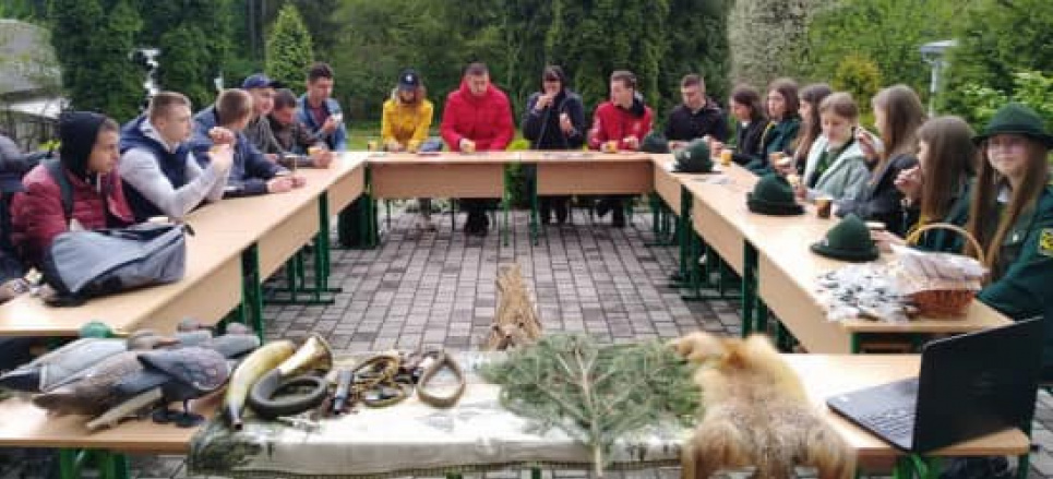 Мисливці подали в суд на зоозахисницю, яка розповіла про гурток, де дітей вчитимуть полювати і робити опудала Всі фото: А.Байло