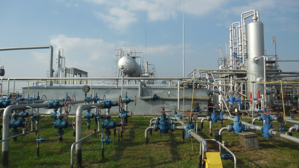 Минометный удар понесла установка подготовки газа в Луганской области, повреждена районная магистраль Газопровод