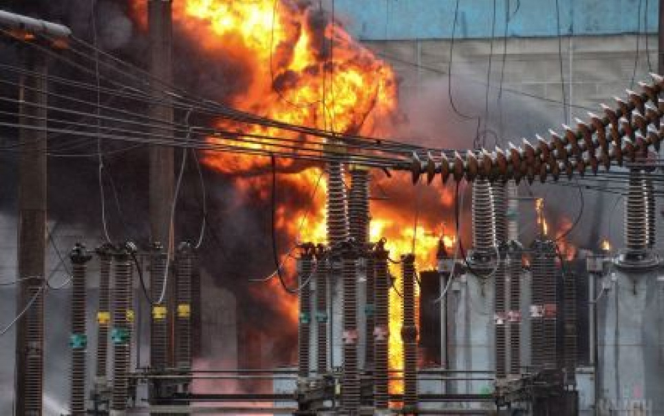 У Луганській області внаслідок обстрілу ТЕС зайнявся трансформатор (ВІДЕО) Пожар