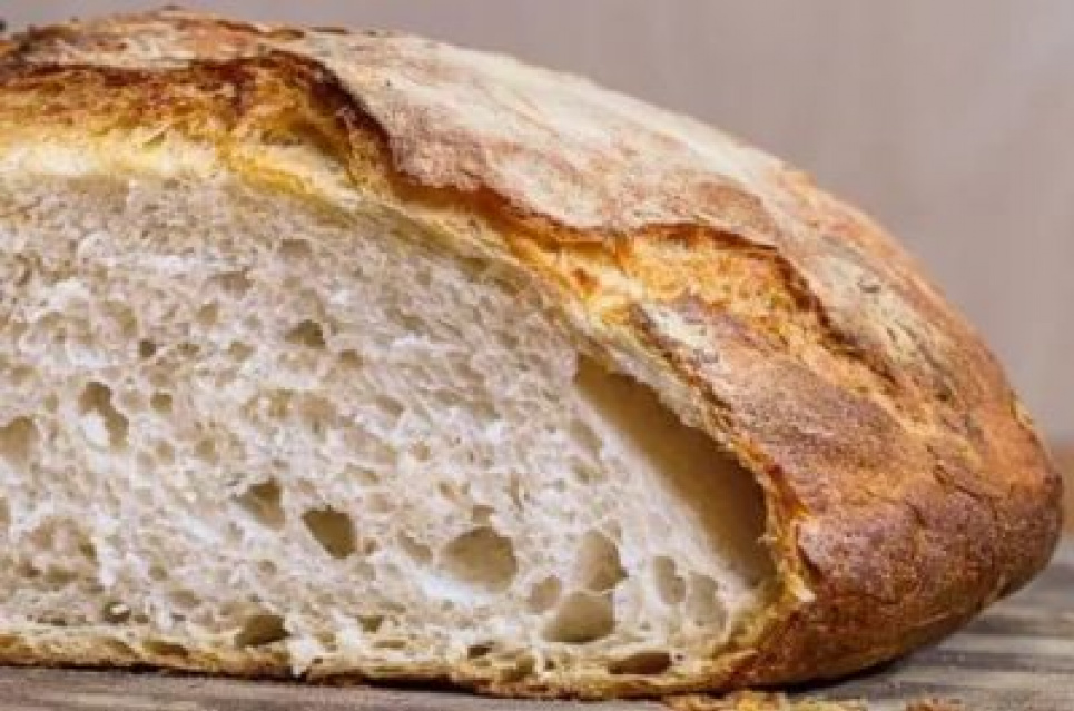 Кілька простих порад, як черствий хліб знову зробити свіжим