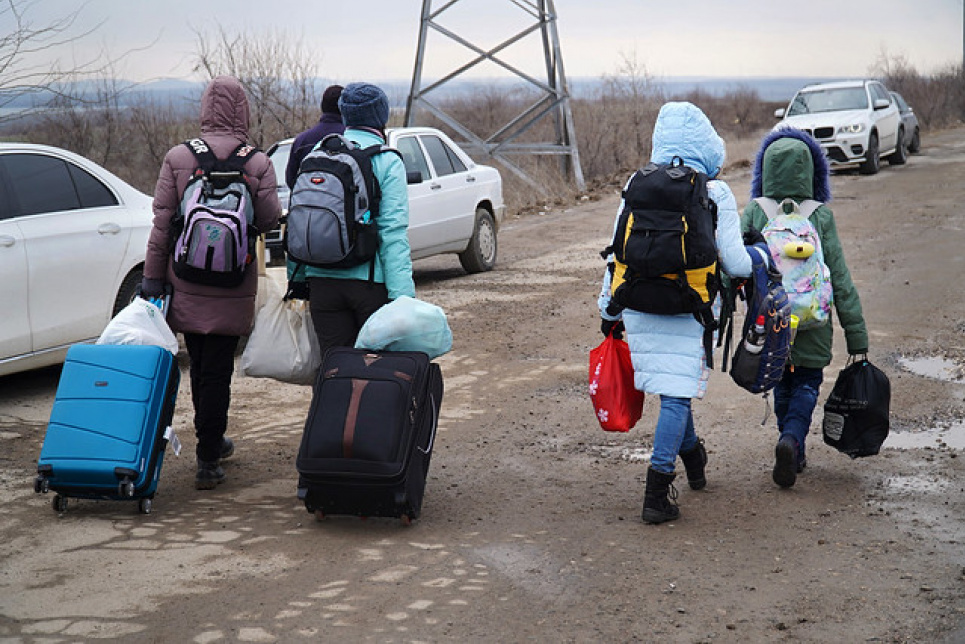 Допомога українцям за кордоном: підбірка ресурсів, куди можна звернутися
