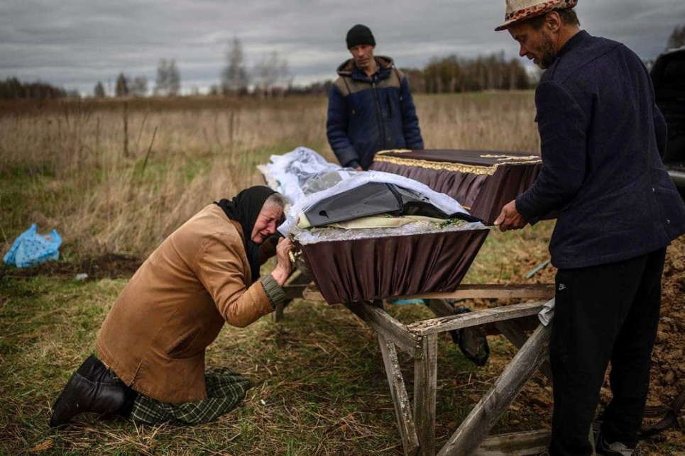 70-річна жінка тиждень їздила автостопом у Бучу, щоб знайти тіло сина