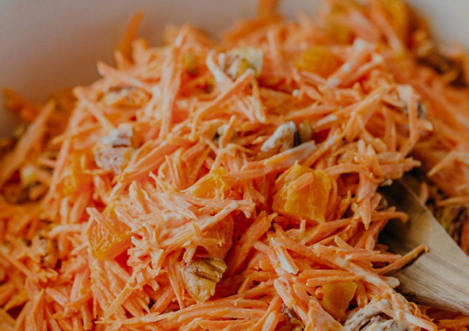 Салат із продуктів, корисних для очей: радять офтальмологи