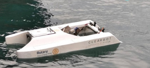 Clearbot Neo автономно переміщається у воді та збирає плаваюче сміття з її поверхні. Фото: Open Ocean Engineering