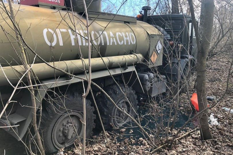 Жінка вкрала у окупантів бензовоз і сама привезла його до лікарні