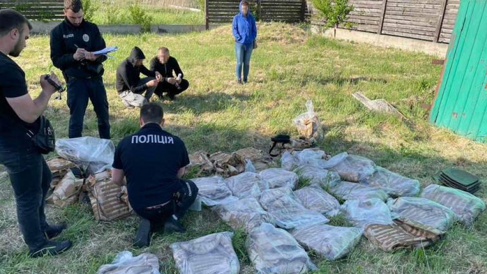 Крадіям бронежилетів загрожує 8 років позбавлення волі