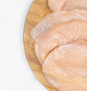 Мити курку перед приготуванням заборонено: експерти назвали головну небезпеку – сальмонельоз.