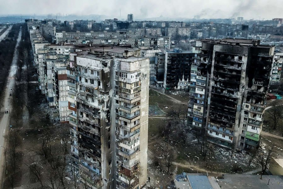 РФ не збирається відбудовувати Маріуполь, бо і ресурсів нема, і ясно, що місто доведеться повернути – російський блогер