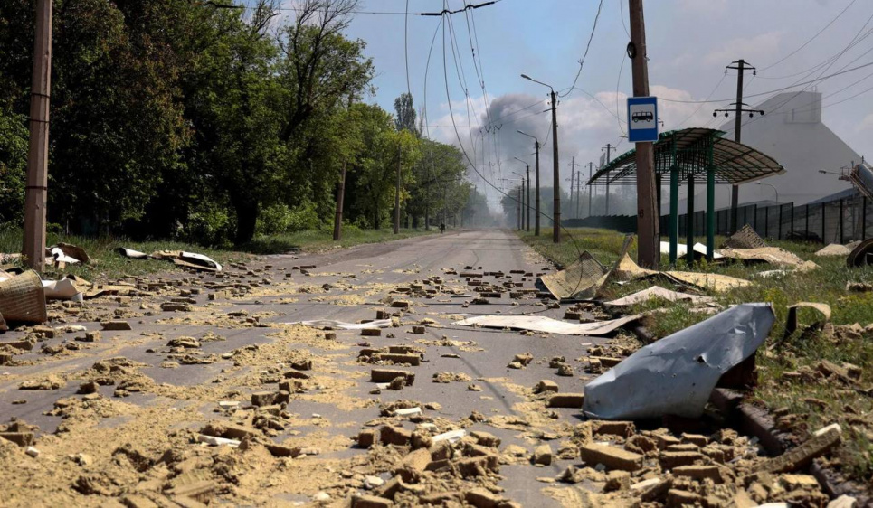 На Херсонщині юнак підірвався на міні, батько з сином поранені через обстріли