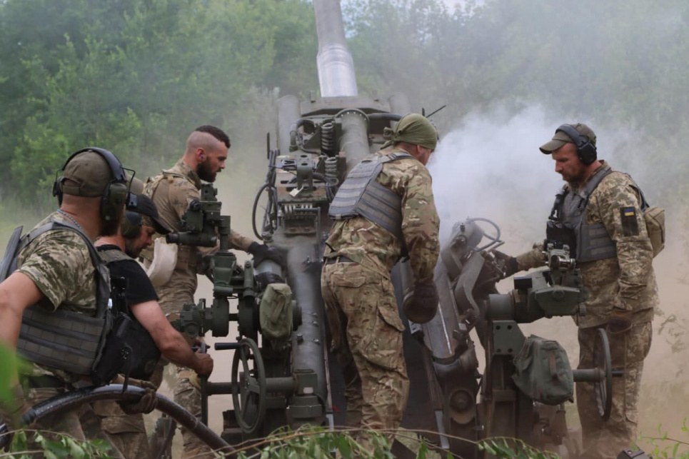 Ворог обстріляв Запоріжжя та Херсон, ЗСУ просунулися на Бахмутському напрямку: головне за ніч