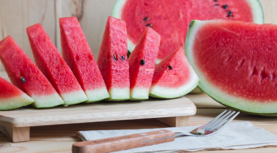 Медики нагадали, кому небезпечно їсти кавуни