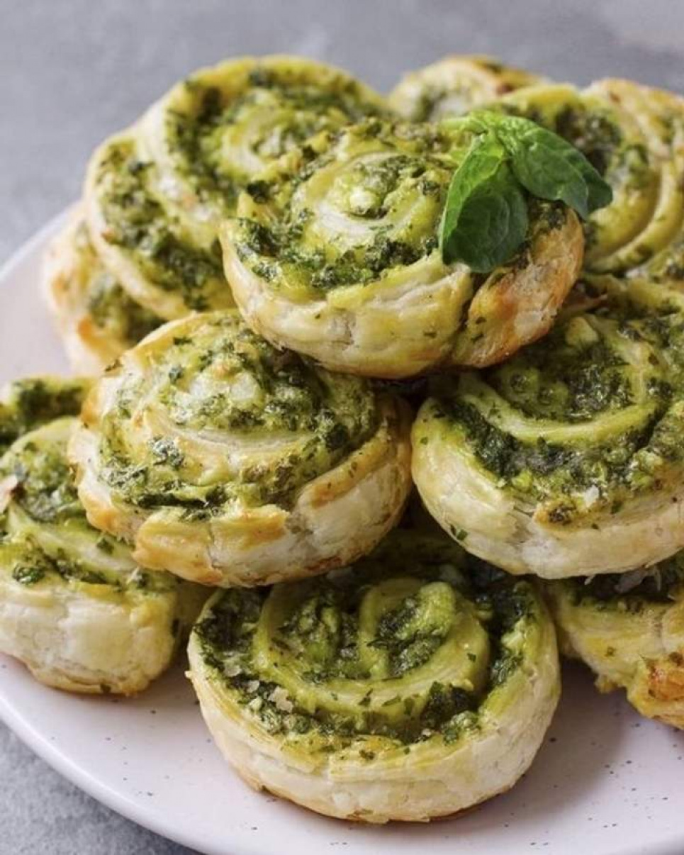 Корисні пиріжки для схуднення: шпинат, сир та листкове тісто