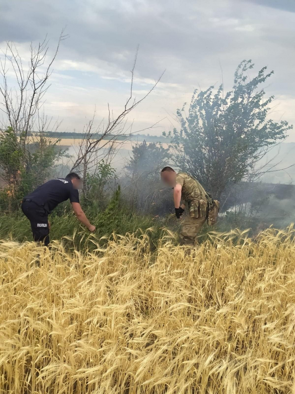 На Херсонщині поліцейські врятували 40 га врожаю зернових від пожежі(ФОТО)